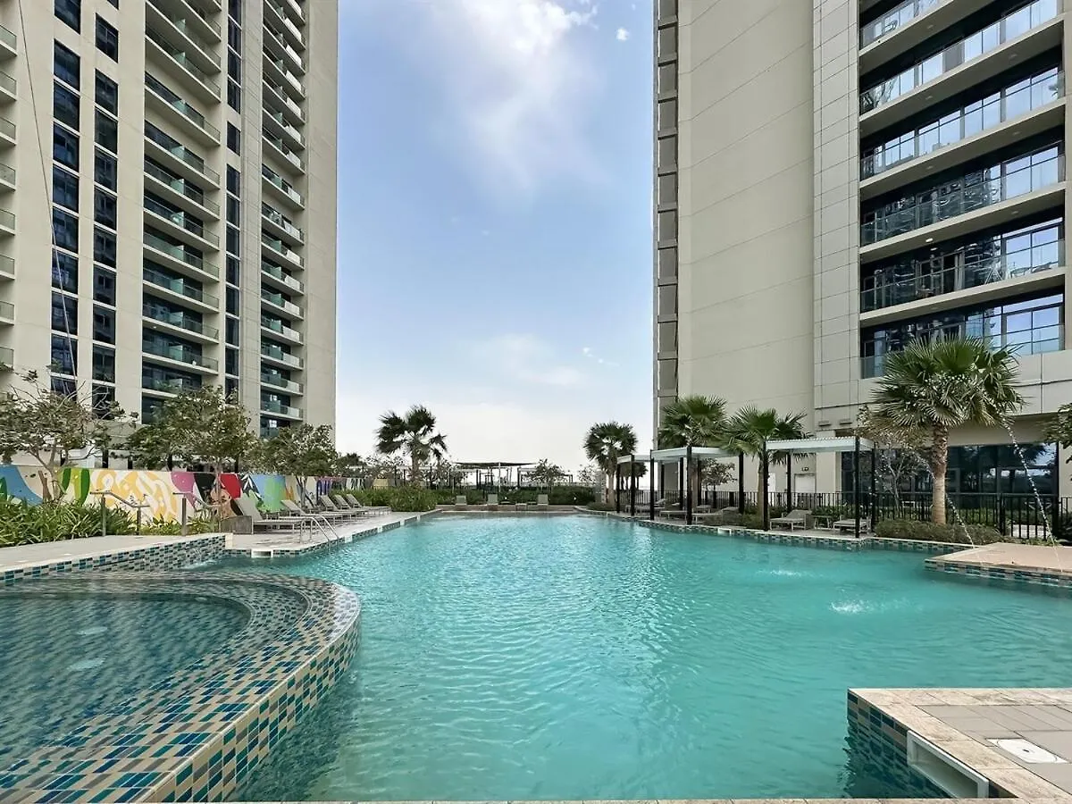 Apartment Trophy-Twilight Edge Studio 55Th Floor W Lush Lagoon Pool Dubai United Arab Emirates