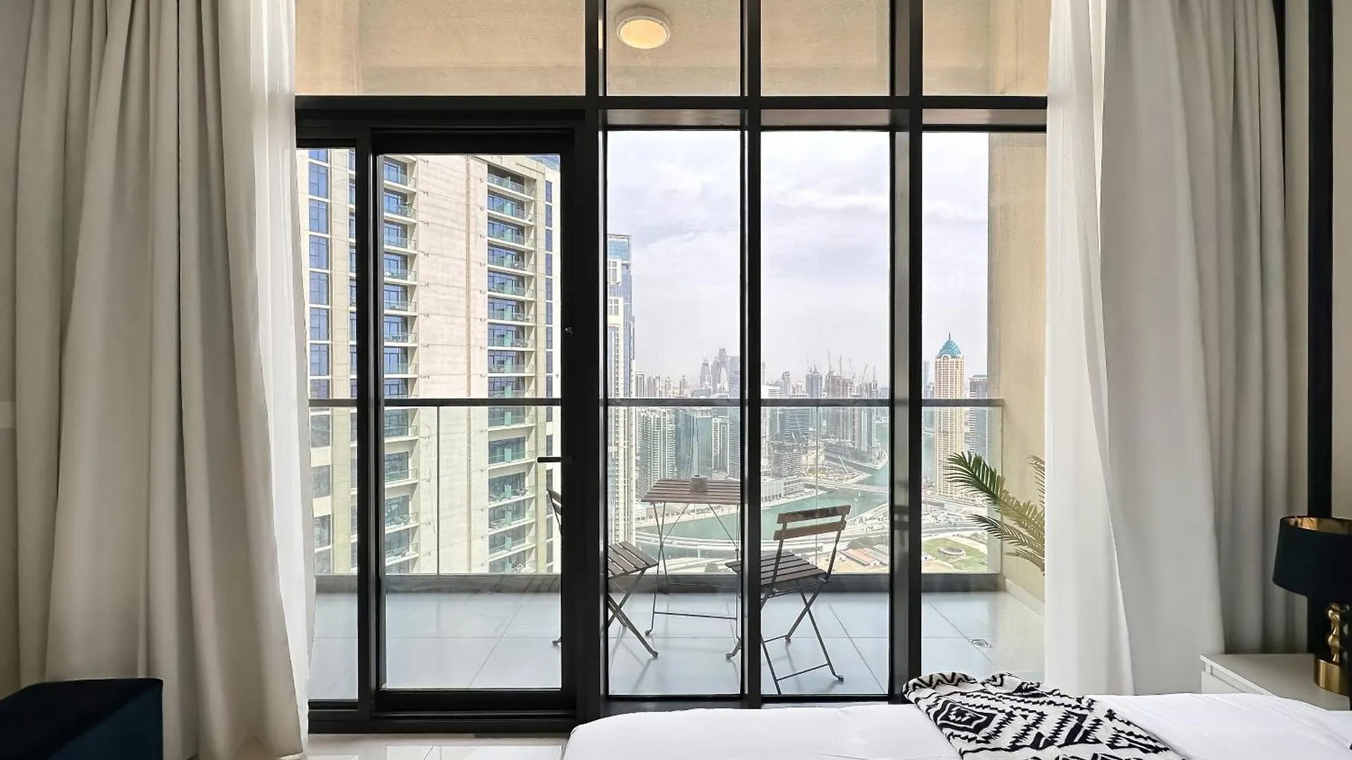 Apartment Trophy-Twilight Edge Studio 55Th Floor W Lush Lagoon Pool Dubai United Arab Emirates