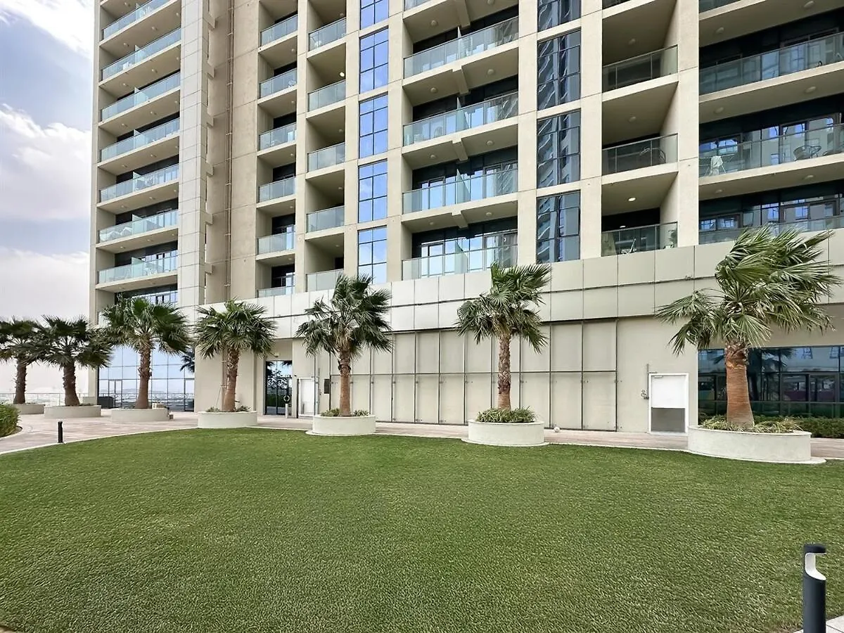 Trophy-Twilight Edge Studio 55Th Floor W Lush Lagoon Pool Dubai Apartment